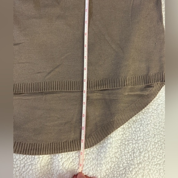 Co-ord knit like material top and skirt set - Picture 6 of 10